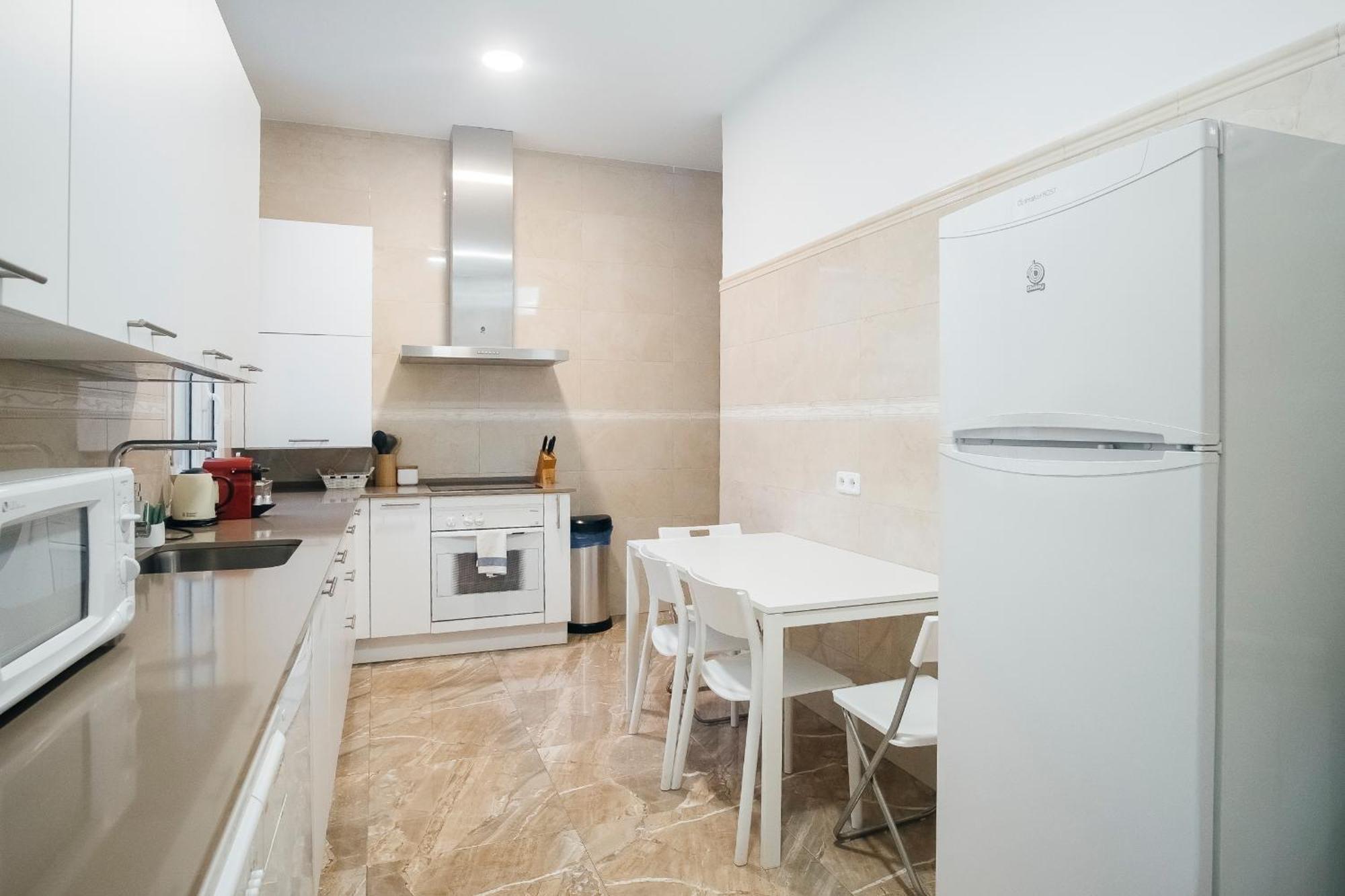 Fantastico 4R + 3B En Madrid Centro Apartment ภายนอก รูปภาพ