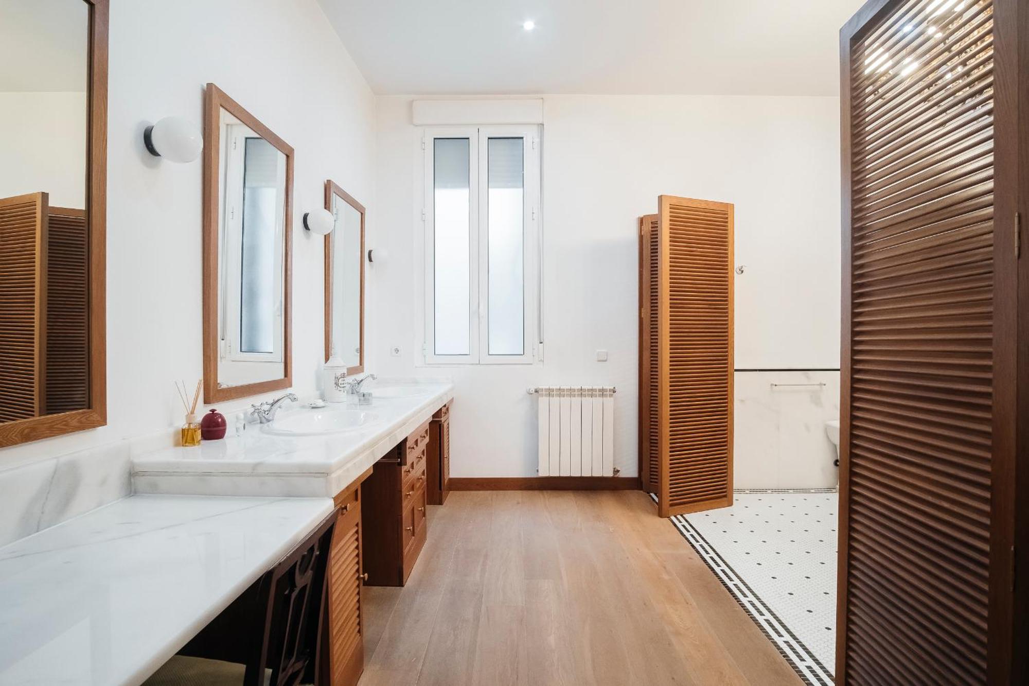 Fantastico 4R + 3B En Madrid Centro Apartment ภายนอก รูปภาพ